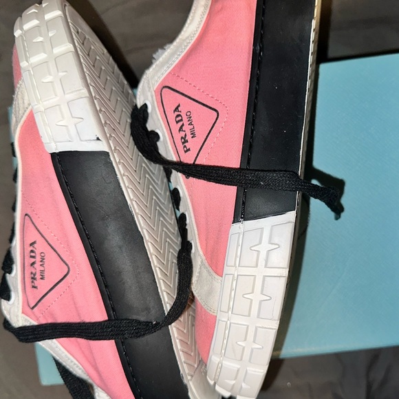 Shoes - Picture 5 of 6